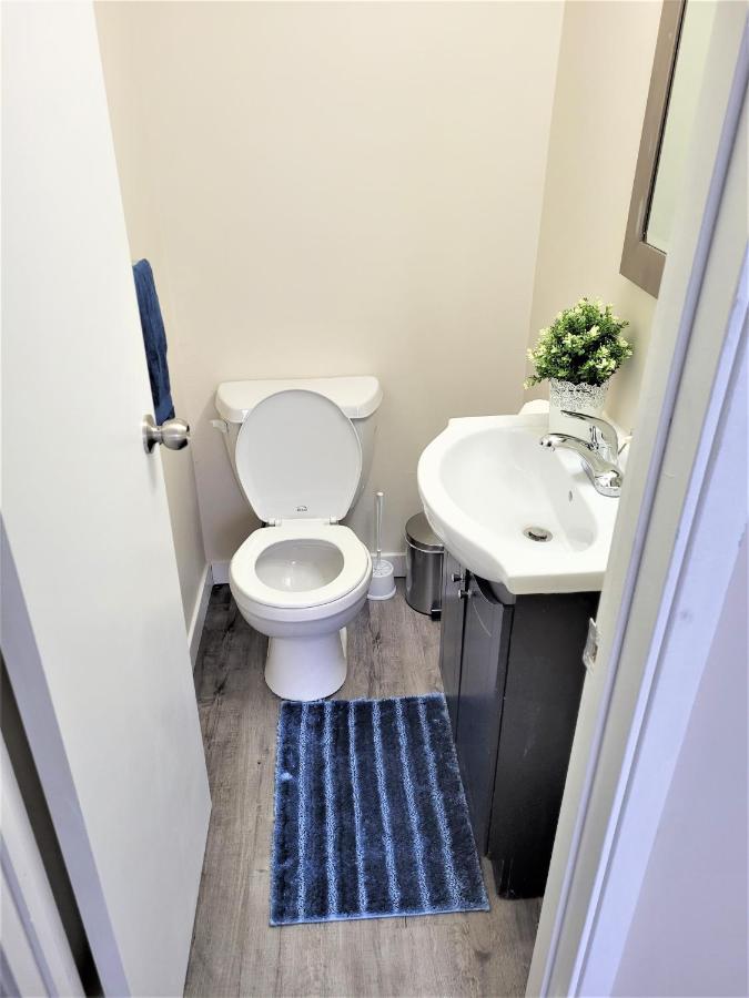 Cozy 4 Bedroom Townhouse - Peaceful Feel Of Home Winnipeg Exteriér fotografie